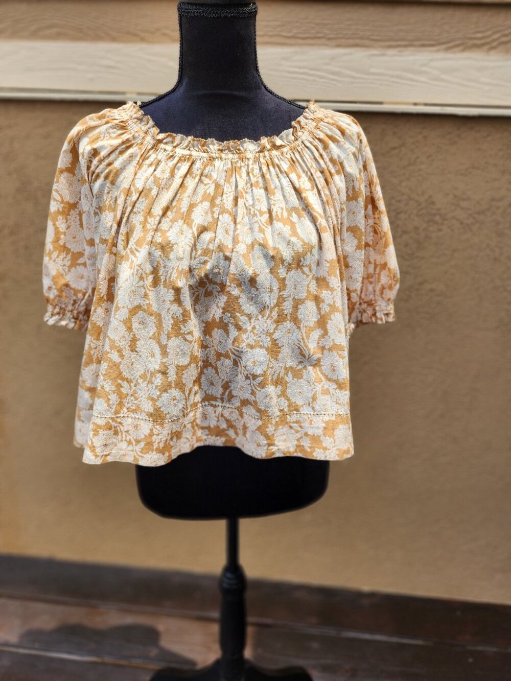 THE GREAT. The Garland Top in Oat‎ Wild Brush Floral Size 1/US Size S - Picture 2 of 10